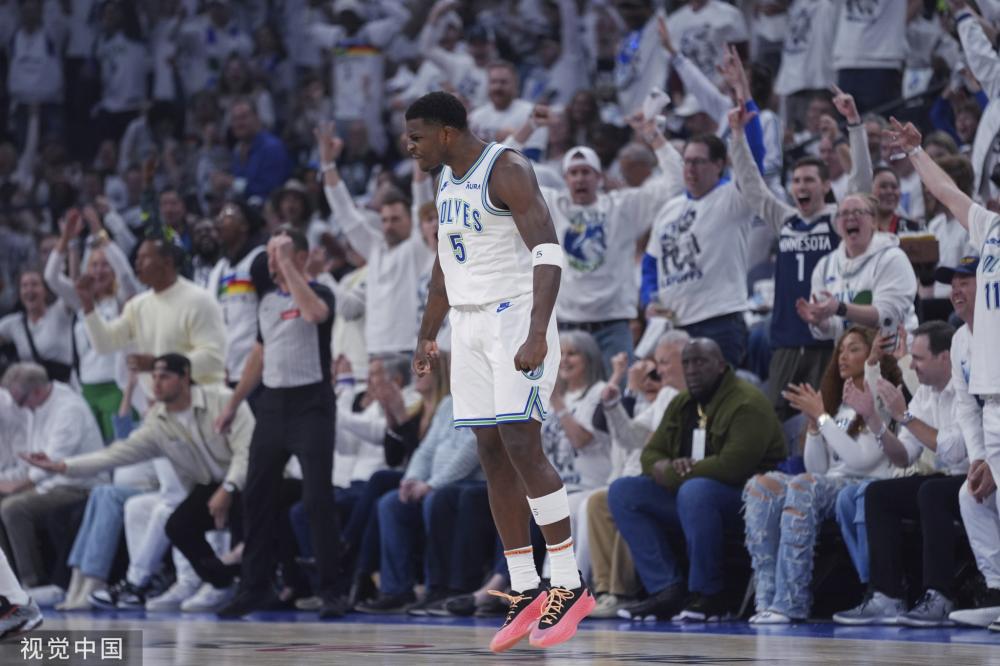 球员也纷纷 球员也纷纷